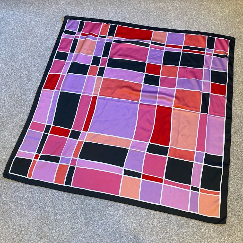 💥SOLD💥Vintage Silk Scarf